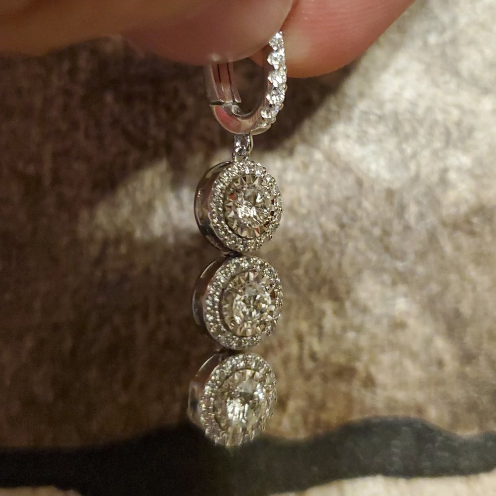 14K  WHITE  GOLD  DIAMOND  EARRINGS. - Picture 4 of 12